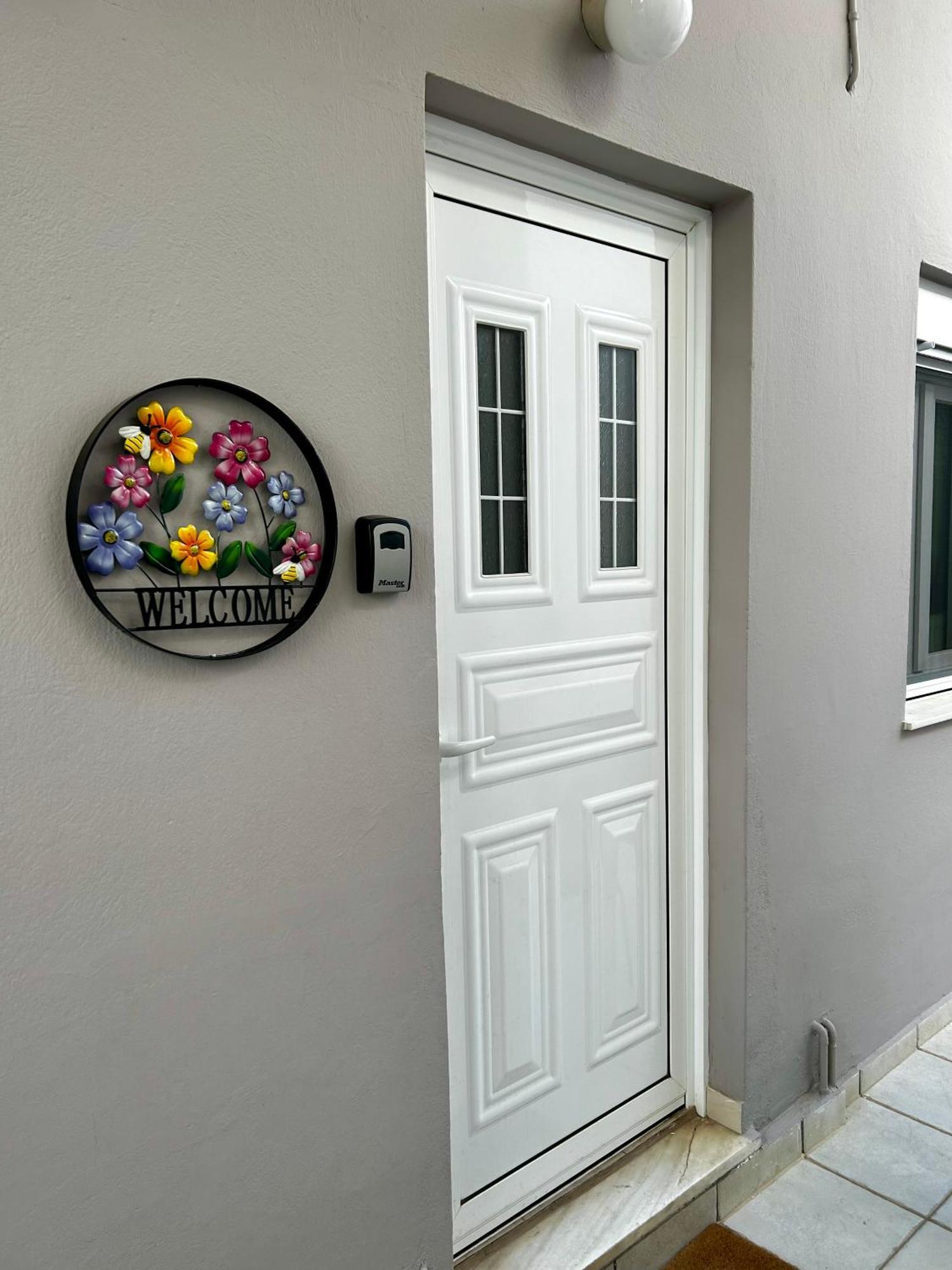 Flower House In Koropi-Near Airport מראה חיצוני תמונה